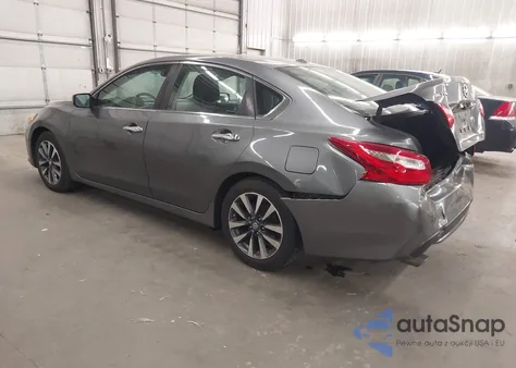 2017 Nissan Altima 2.5/2.5 S/2.5 Sl/2.5 Sr/2.5 Sv из США, поврежденный, VIN 1N4AL3AP9HC136135